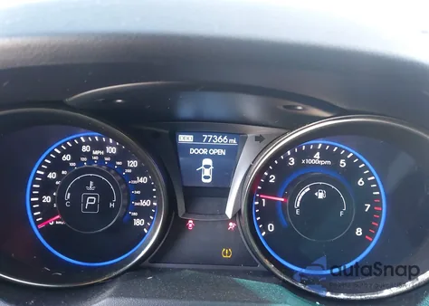 2015 Hyundai Genesis 3.8 Base z USA, uszkodzony, nr VIN KMHHU6KJ6FU124321